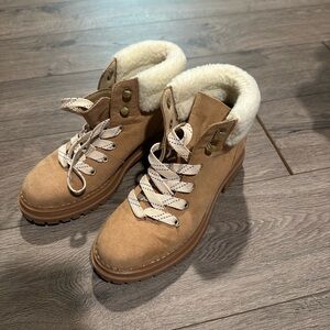 Women's Tan Ankle Boots with Faux Fur Lining